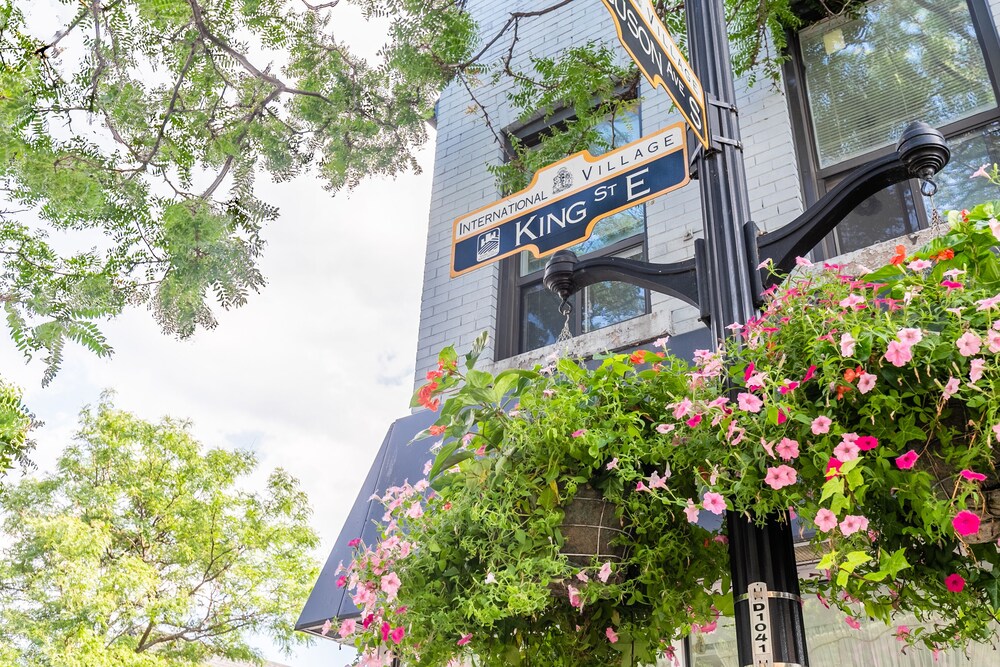 GLOBALSTAY Modern Apartment DT Hamilton - Image 4