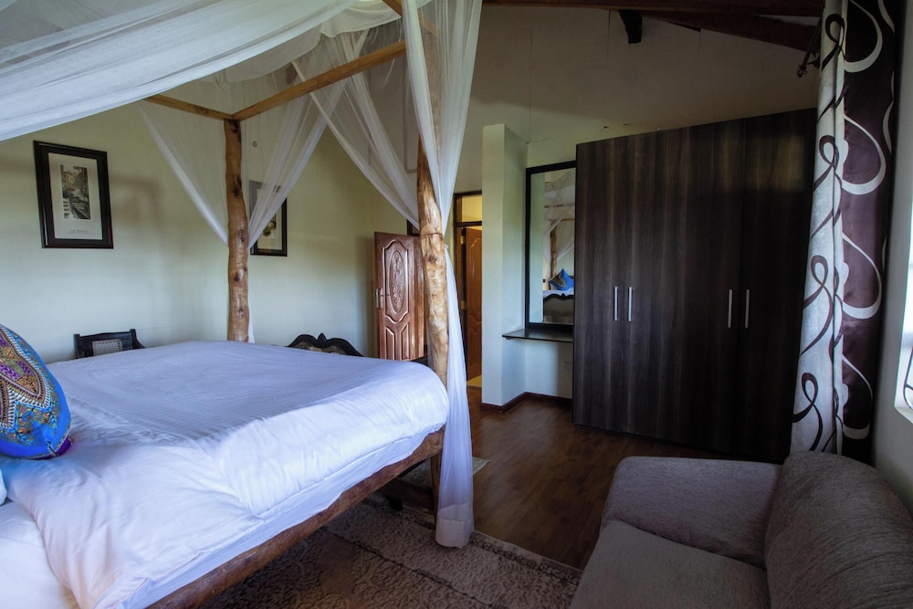 Saba House & Lodges