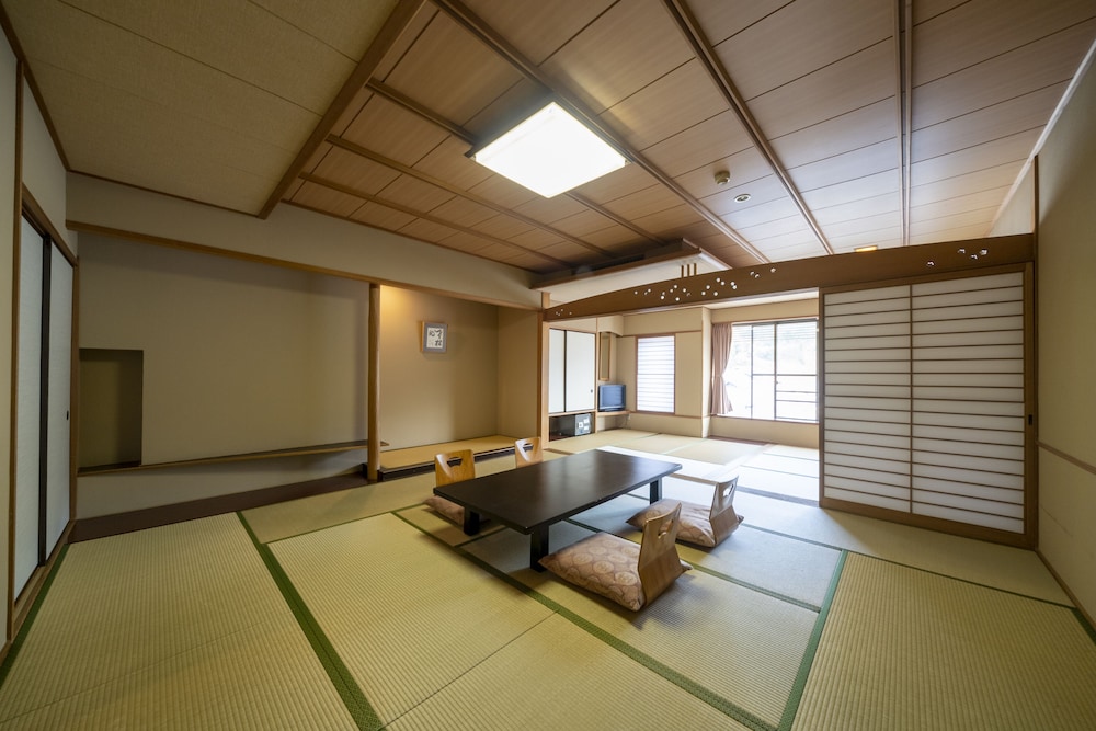 Hotel Miyarikyu