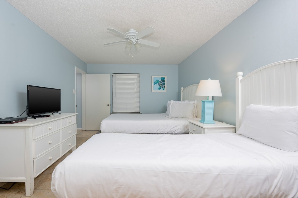 Phoenix Iii 3106 2 Bedroom Condo