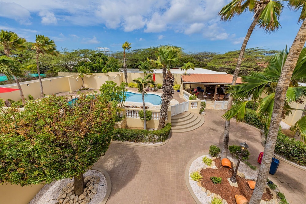 Island Escape Lrg Private Backyard Pool Patio