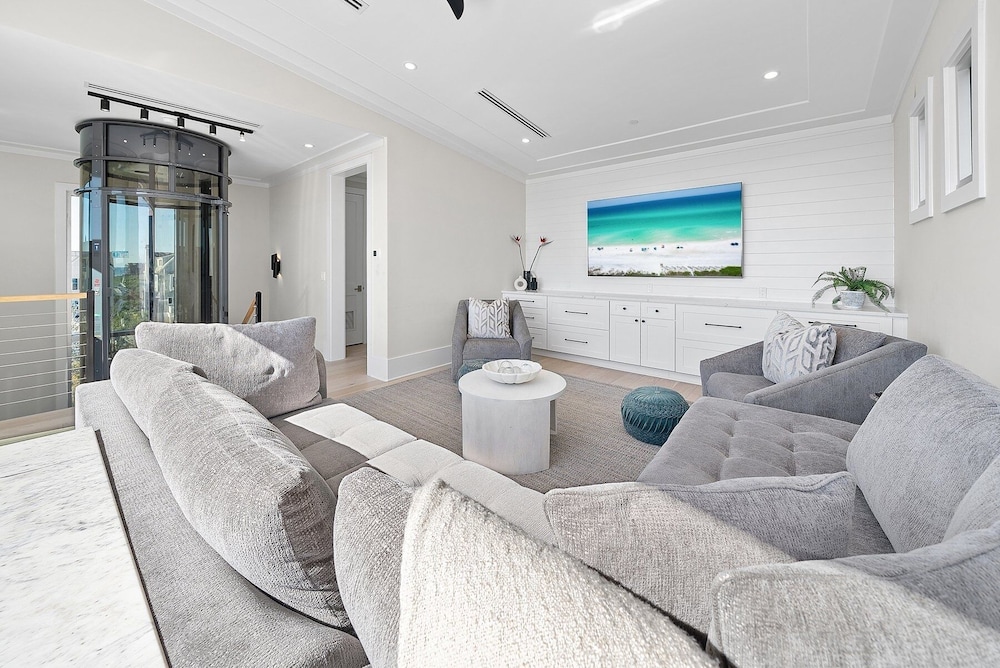 Ocean Breeze 5 Bedroom Home