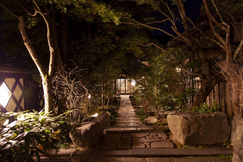 Gokuraku Onsen Takumi No Yado
