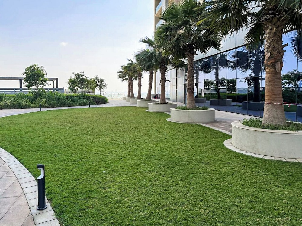PVH - Contemporary 2BR - Aykon Tower C