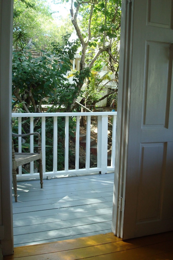 Galley Bay Cottages - Property Image 20