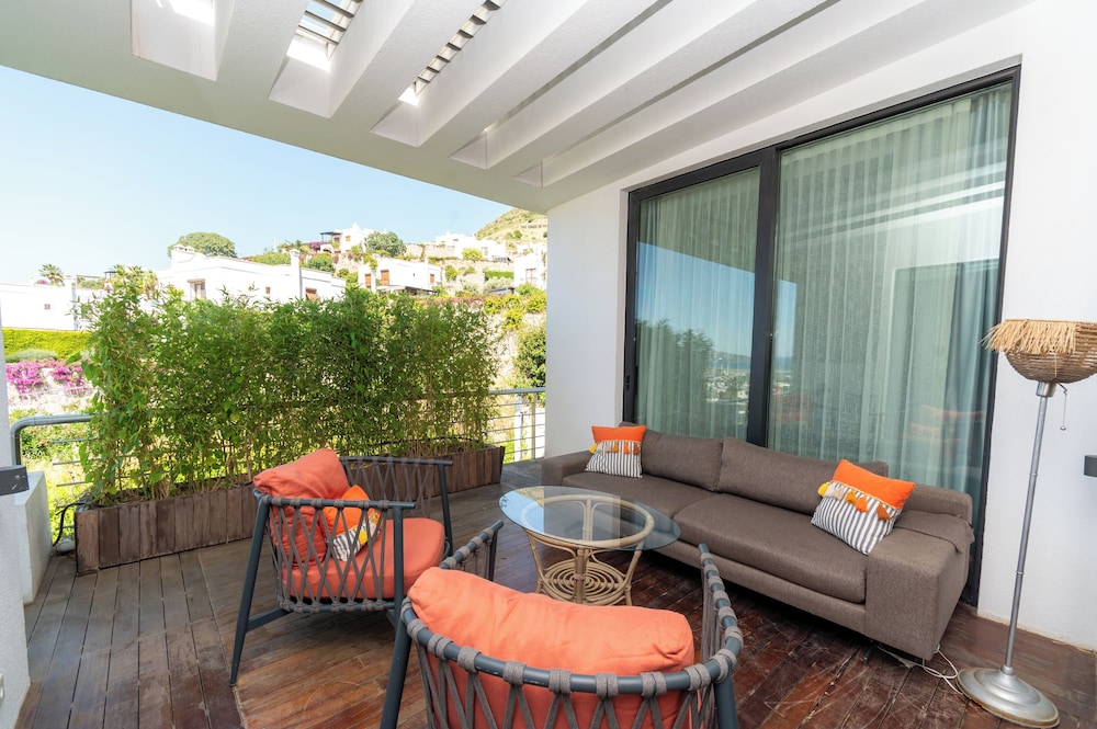 Marinhill High Luxury Property
