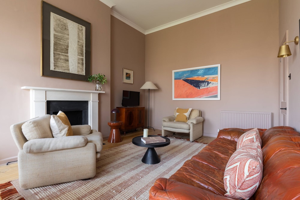Ladbroke Grove XV by Onefinestay