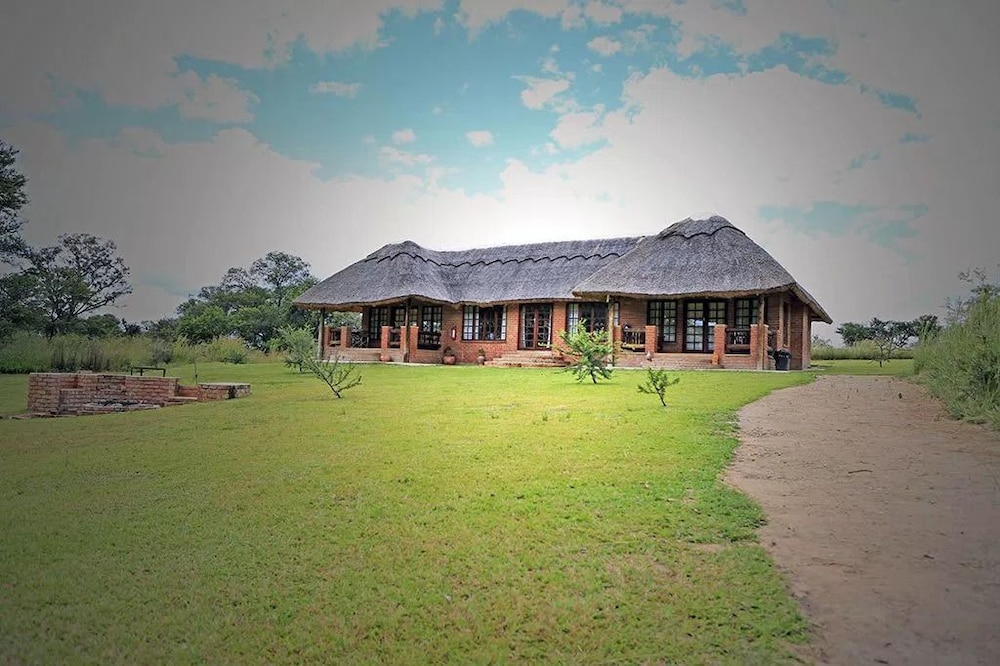 Antelope Park Safari Lodge