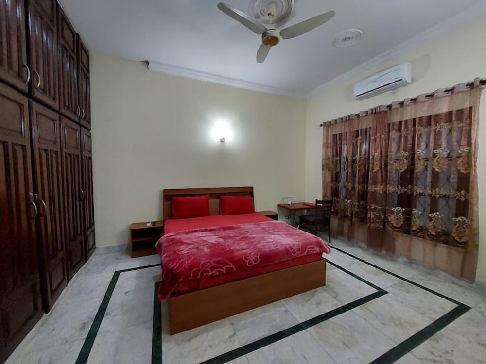 City Home Guest House view 3