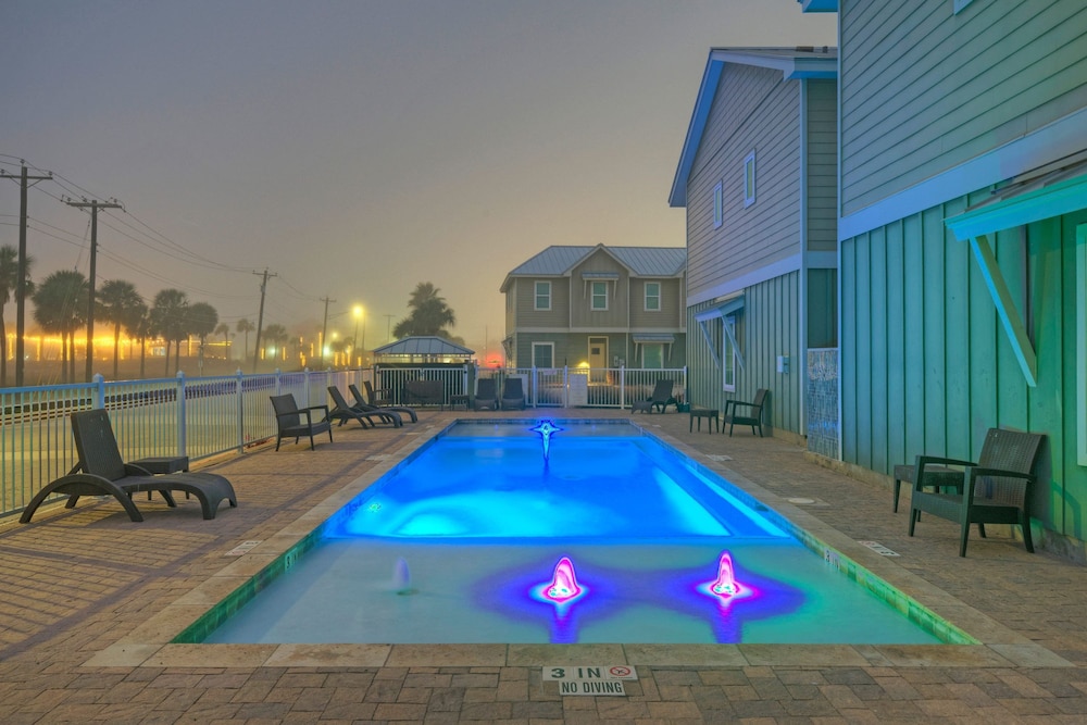 Villa La Isla Family Condo With Pool Near Corpus Christi s Best Beaches Dining
