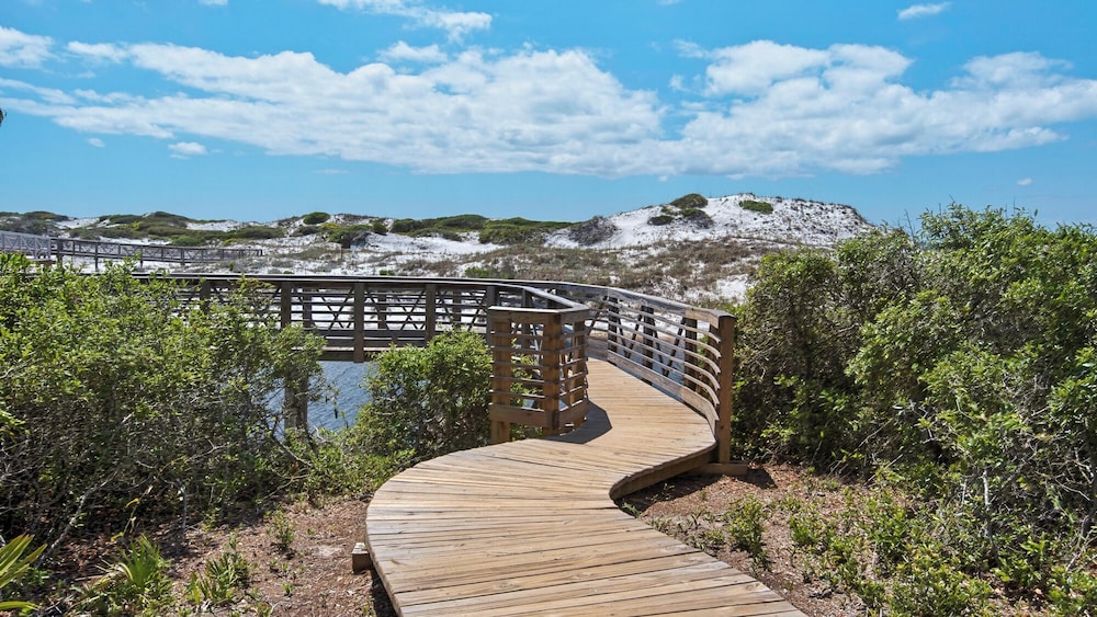 Watersound Beach Retreat Pool & Gulf Views + Free Attraction Tickets!