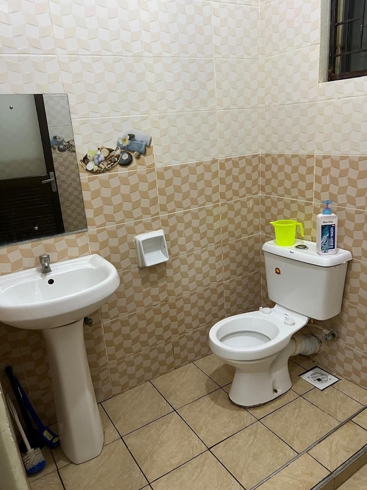 Lux Suites Lakeview Studios Bamburi