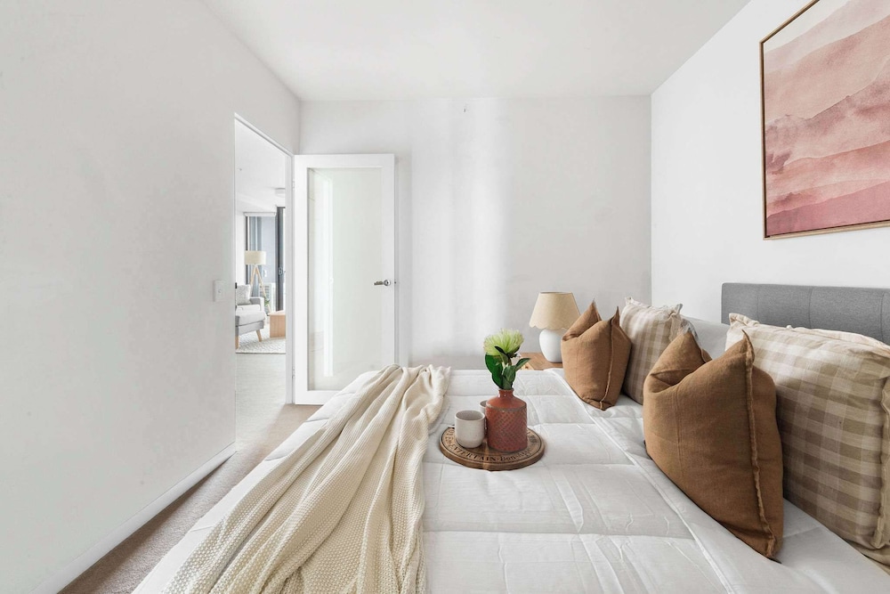 A Cozy 2BR Home Next to The Yarra River