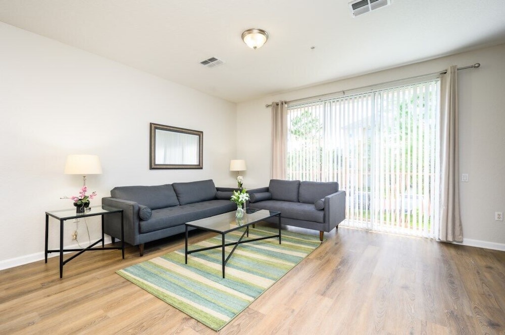 Epic Universe New Listing, Family Vacation Townhome - 4011