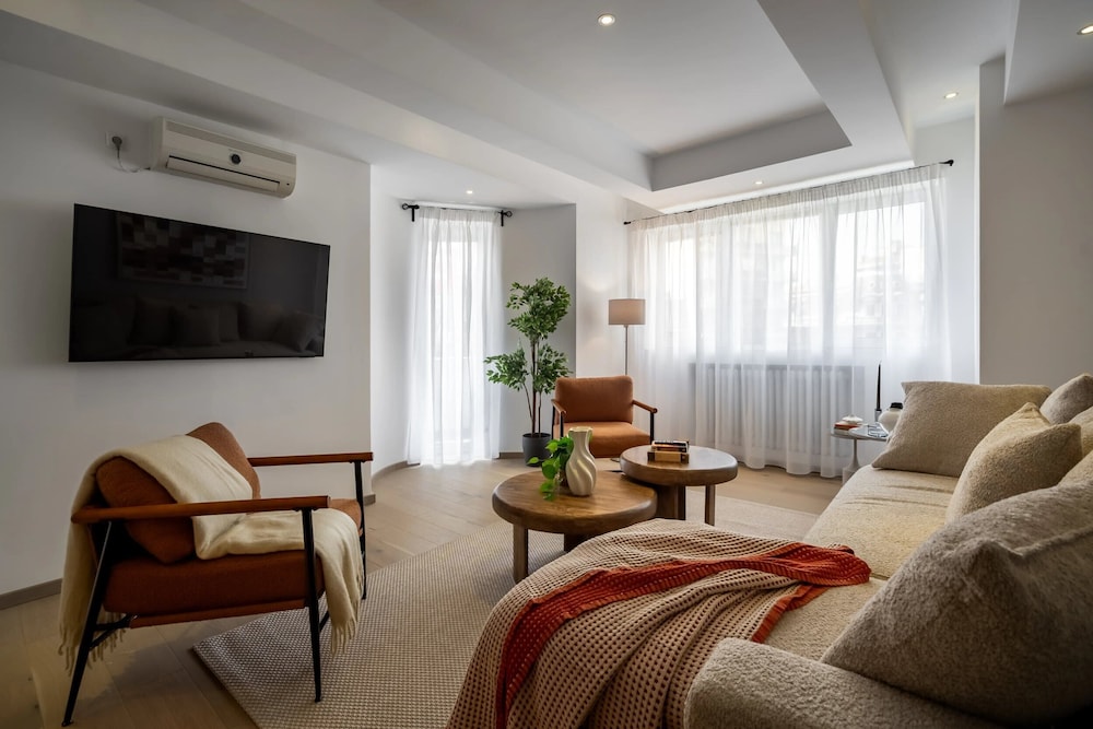 Grand 3BR Near Athenaeum Calea Victoriei