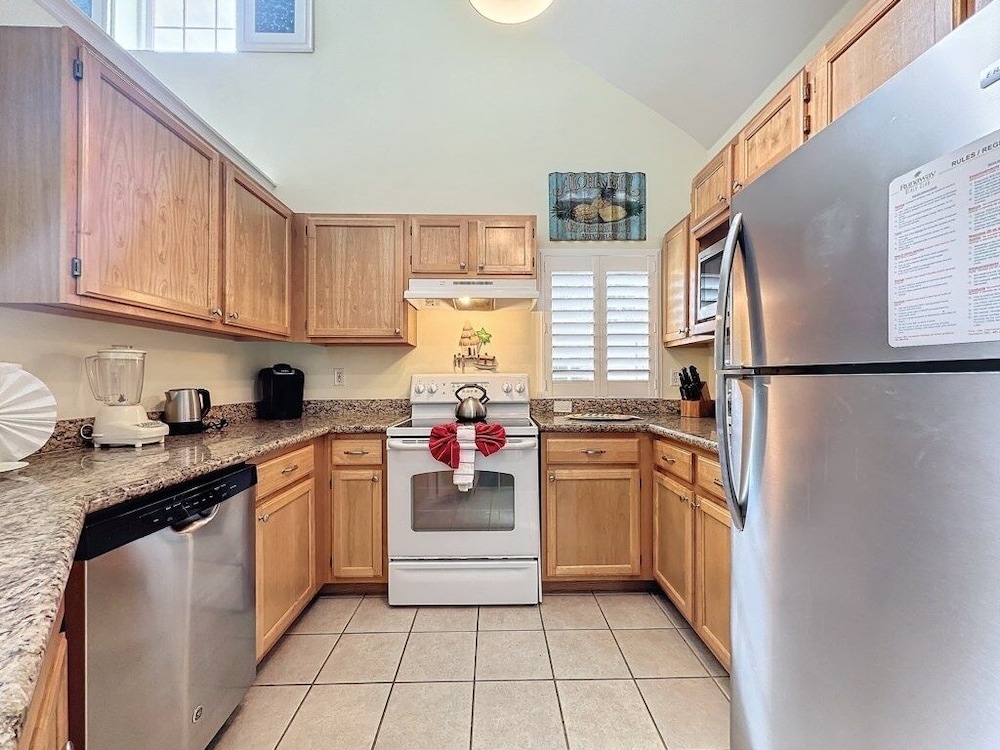 Two Bedroom Condo in Kissimmee near Disney 2 Condo