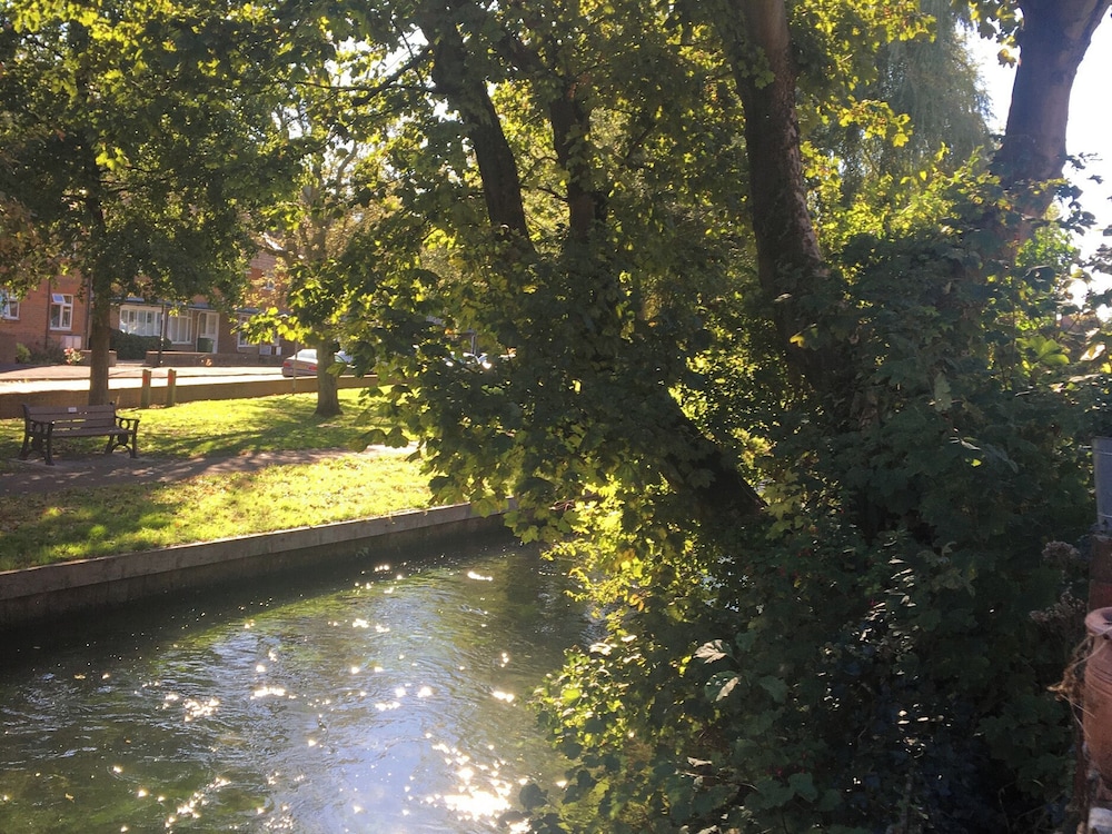 Rivergem - Riverside Coach House