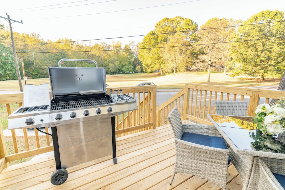 King Beds Hot Tub Arcade Grill & Firepit