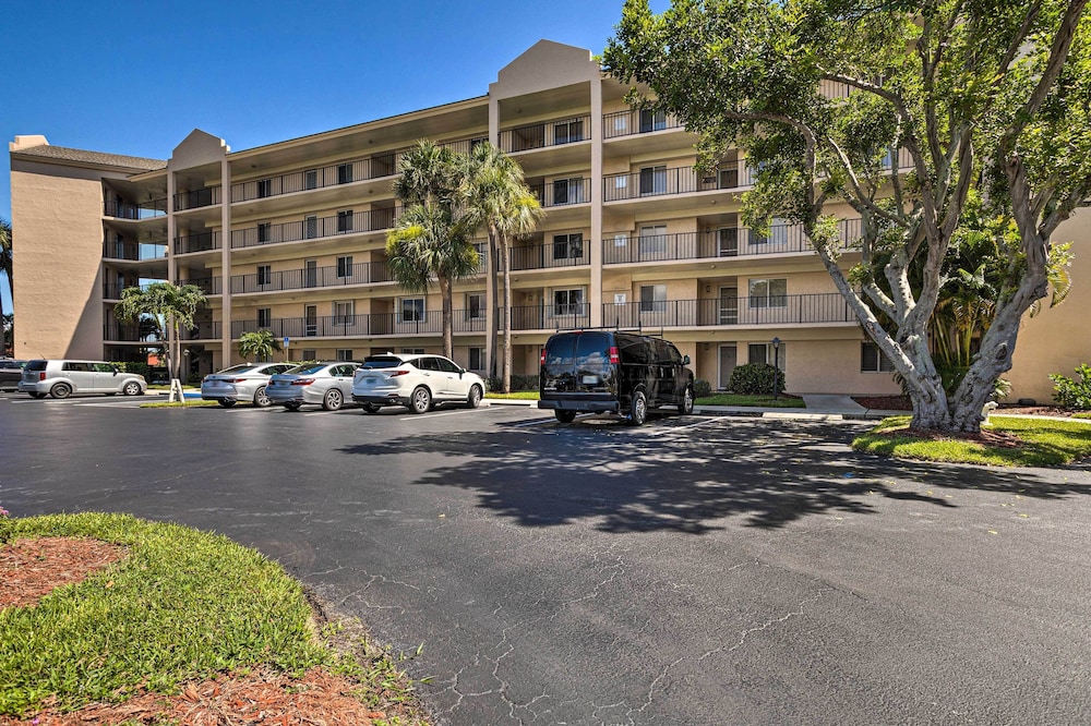 West Palm Beach Vacations - Jupiter Condo w/ Pool Access, Walk to Beach! - Property Image 4