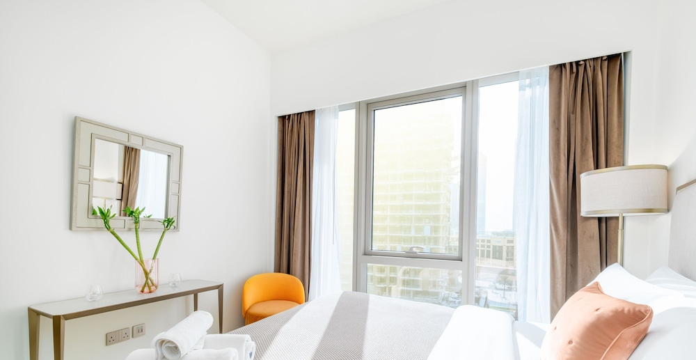 LUX The Grande Signature Skyline Suite
