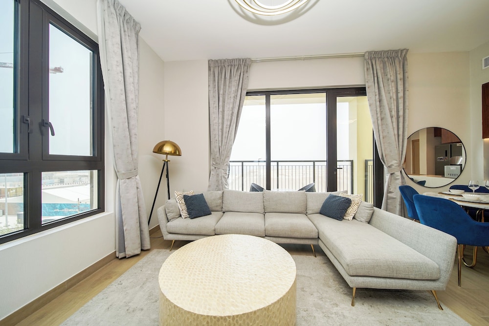 PVH - Beach Front 2BR in Le Pont 3