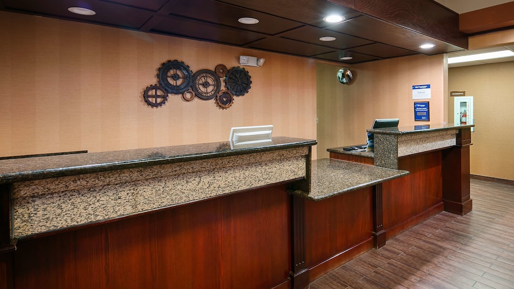Best Western Plus Rama Inn & Suites