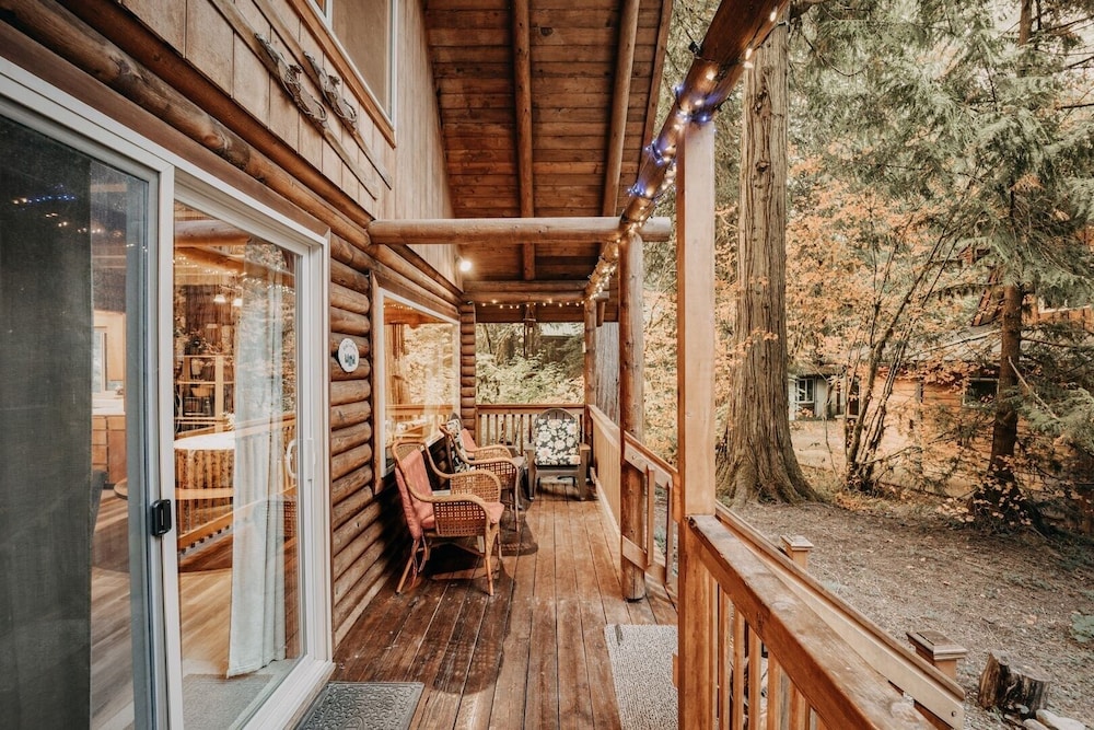 17mbr - Log - Bbq - Pets Ok - Wifi - Sleeps 8 2 Bedroom Home by RedAwning
