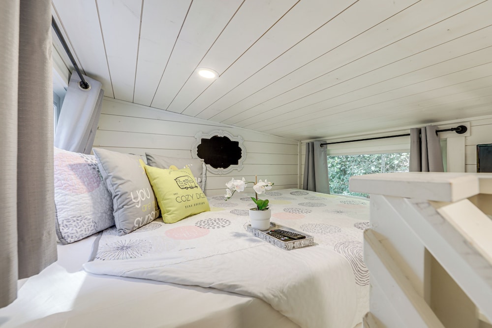 Blue Ridge Mountain Tiny Home: Escape to Nature!