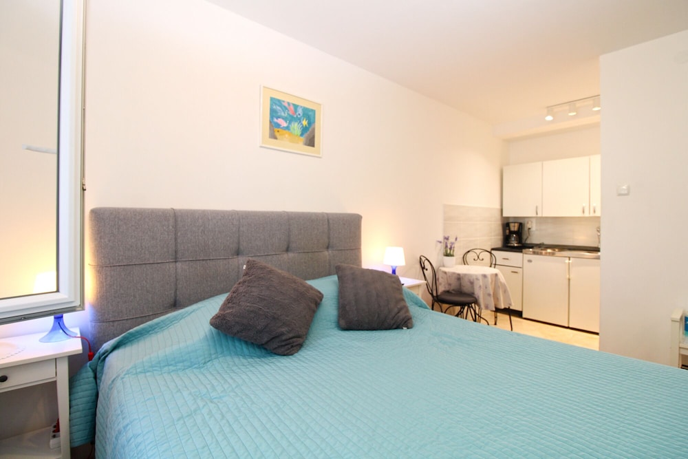 Apartment 1387 view 2