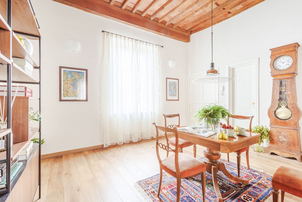 Lunav House in Lucca