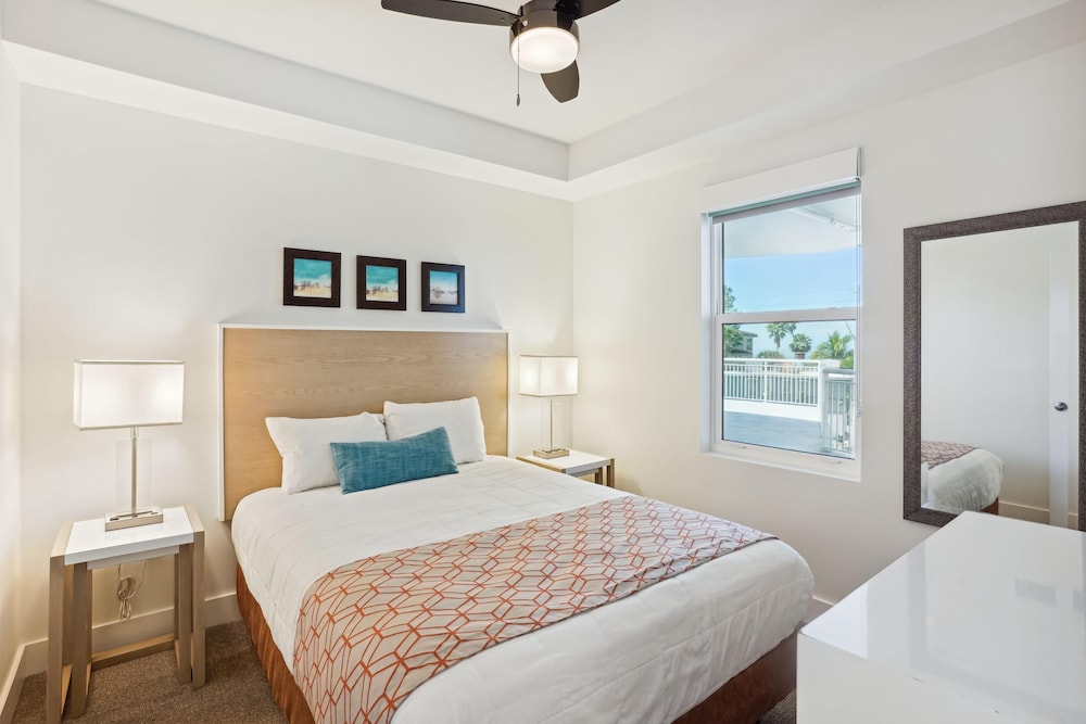 Oceana 301 East