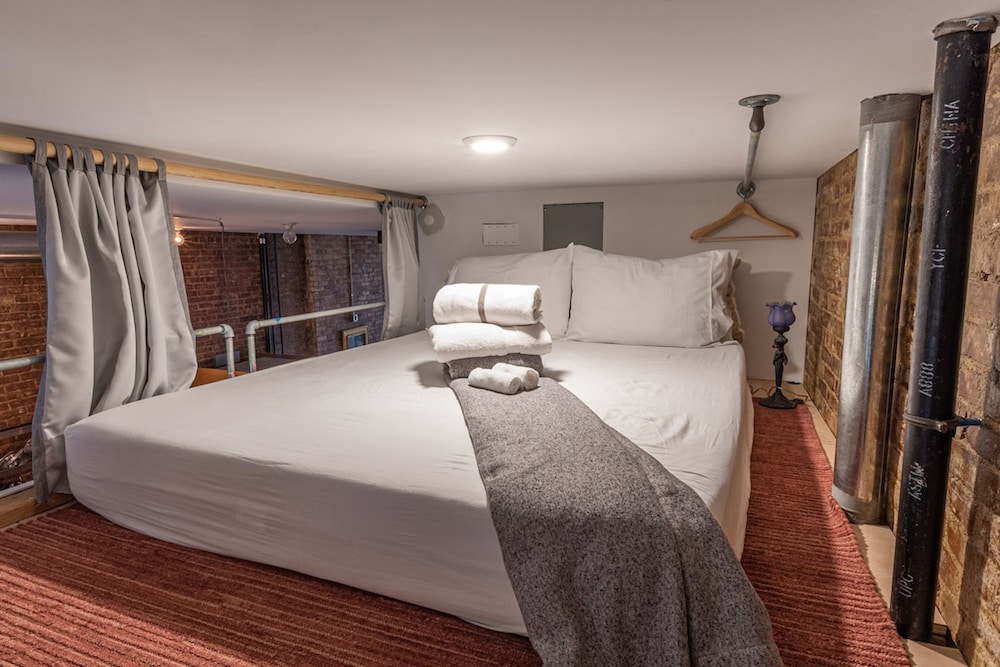 Hawthorn I by Rove Travel 3BR Duplex Loft