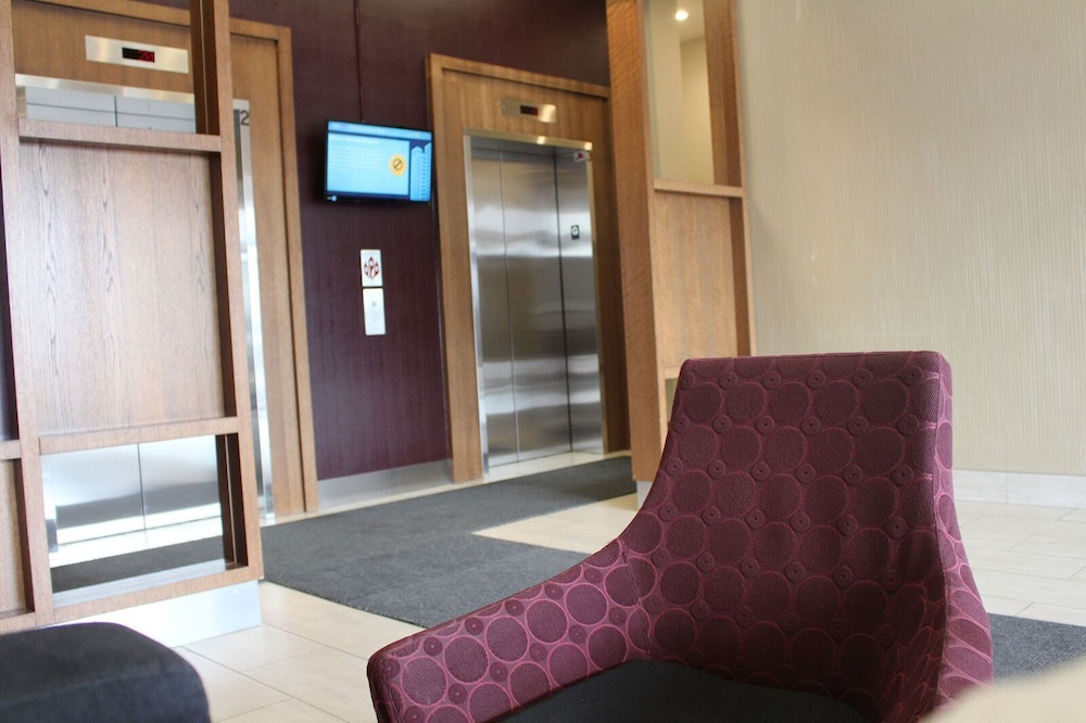 Deluxe Corner Suite - By Elite Suites-2