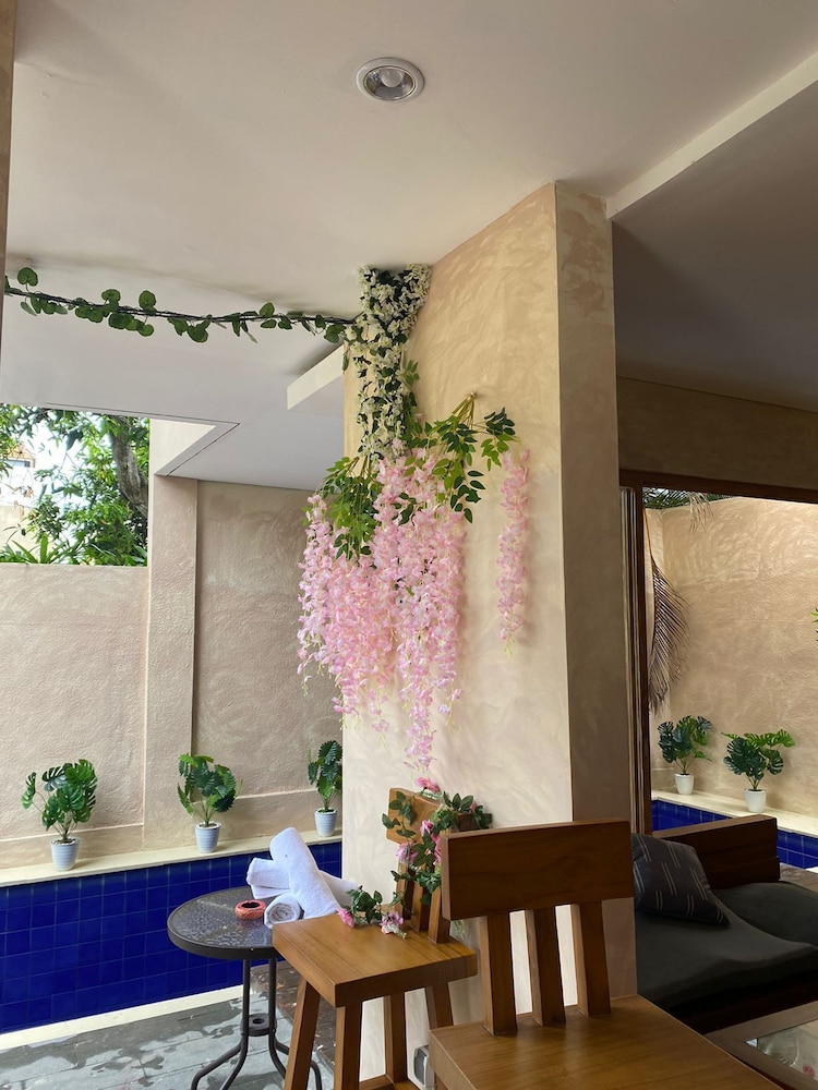 Amazing 3 Bedroom Villa With Swimming Pool Close to the Beach