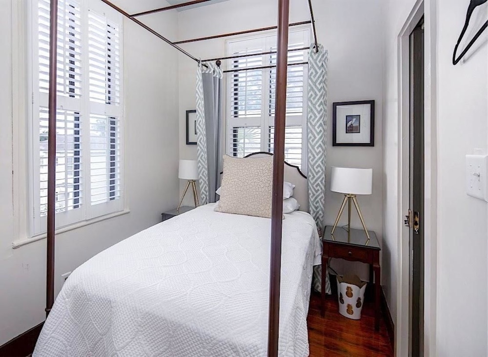 154 C Spring Street - 3 BR / 2 BA Holiday home 3 - Image 2