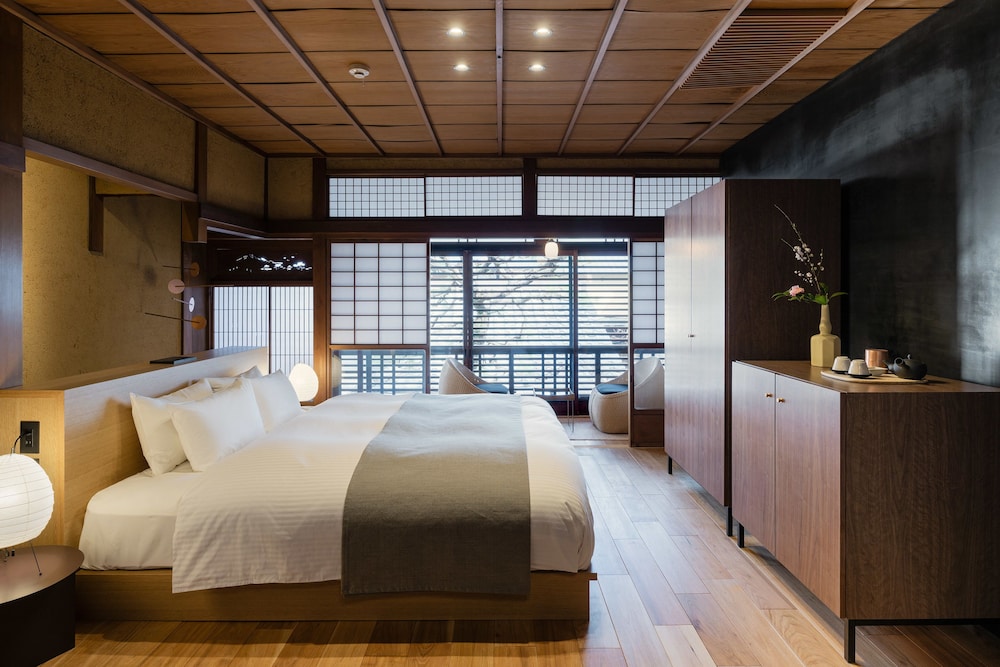 Nazuna Kyoto Gosho view 4