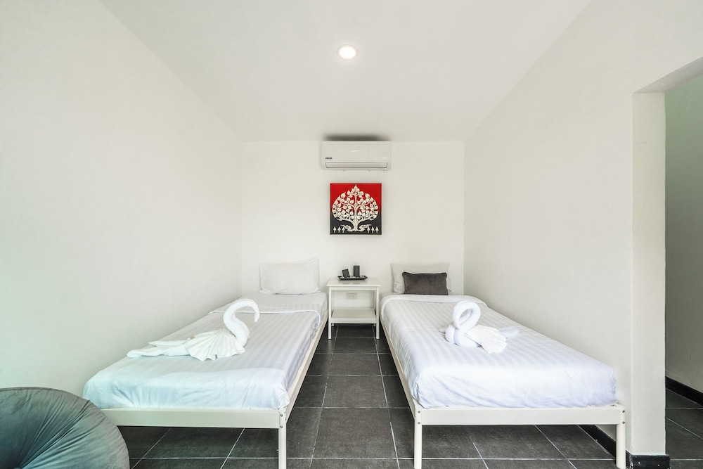 4Br Near Pier Private Pool & Garden V246