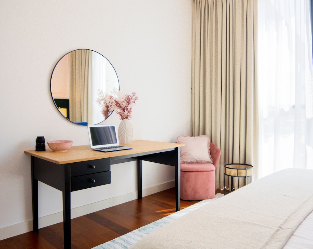 Nasma Luxury Stays - City Walk