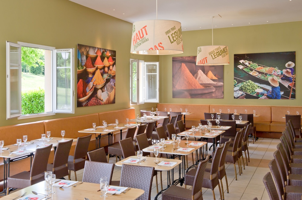 Magny-le-Hongre Vacations - Explorers Hotel - Property Image 2