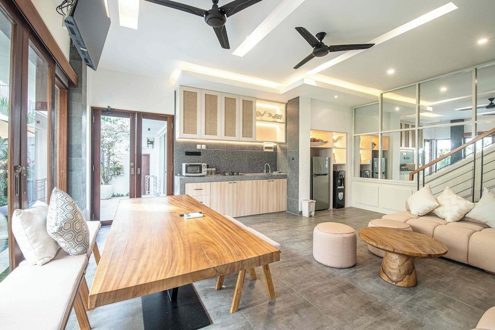 Elegant 3BR Oasis in the Heart of Seminyak