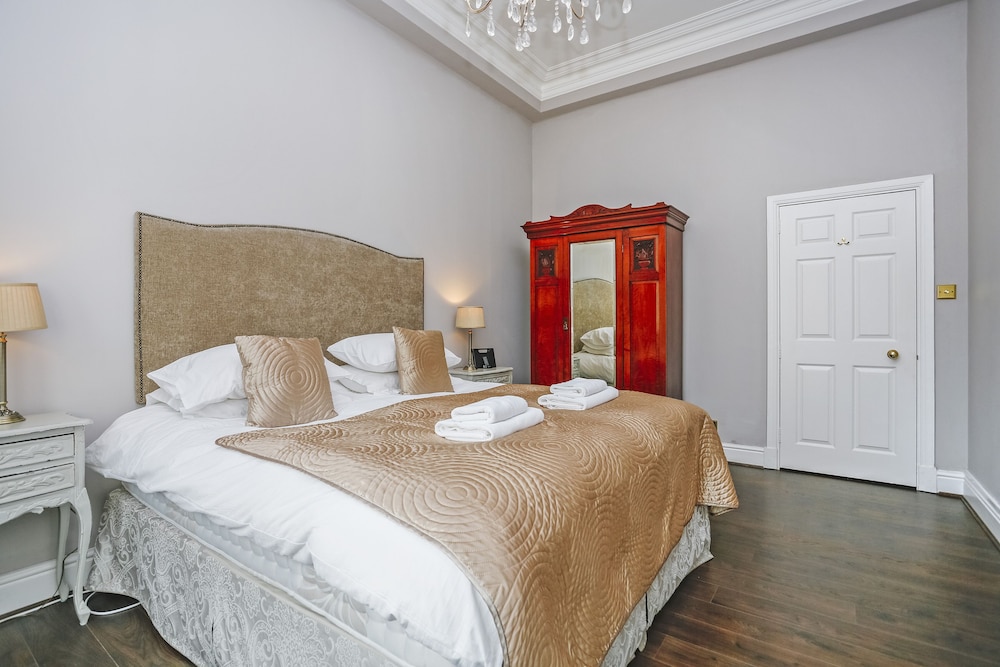 Gorgeous Royal Mile Mansion Apartment