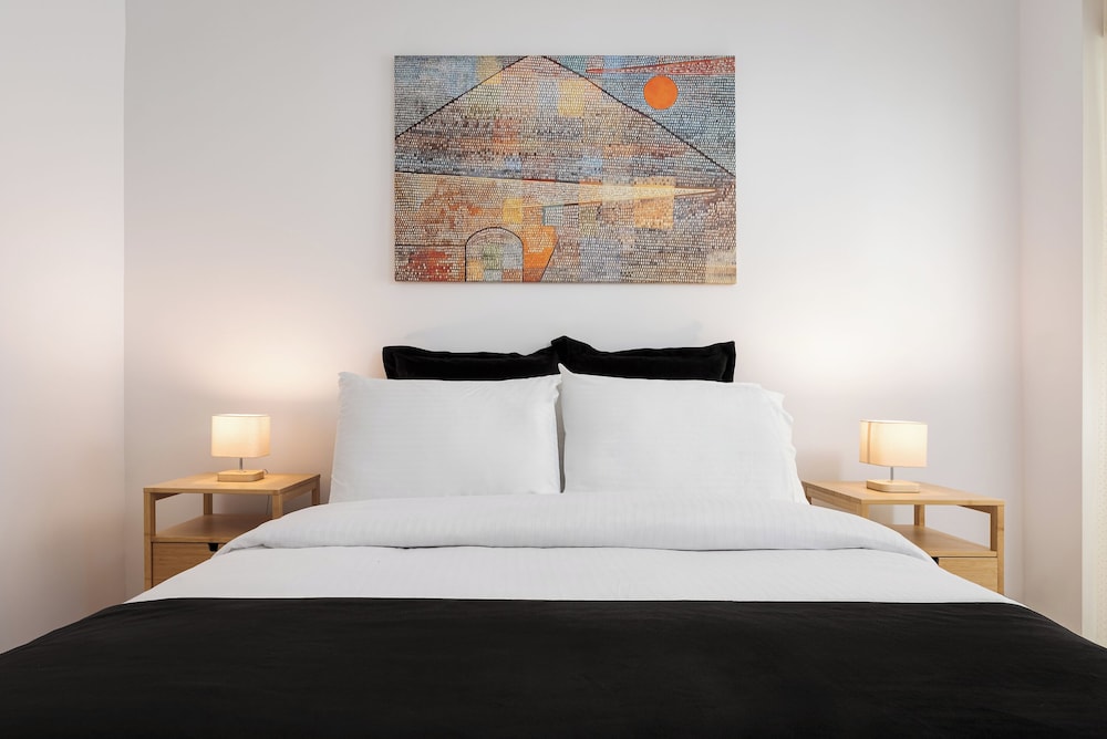 Vouliagmeni Serenity Residence