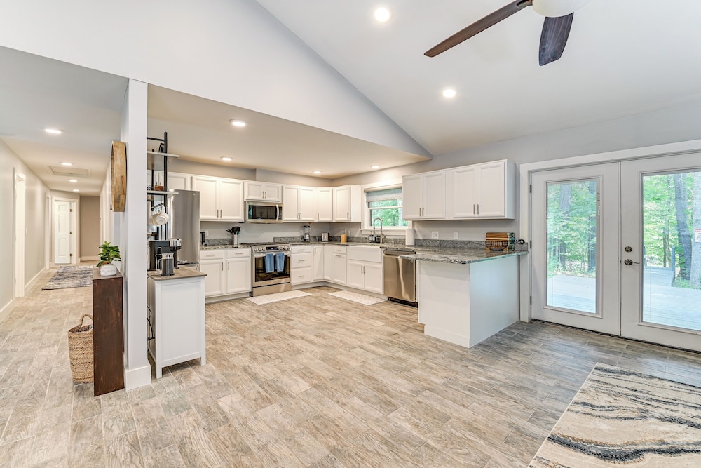 Fish, Swim, Kayak: Home w/ Catskill Creek Views!