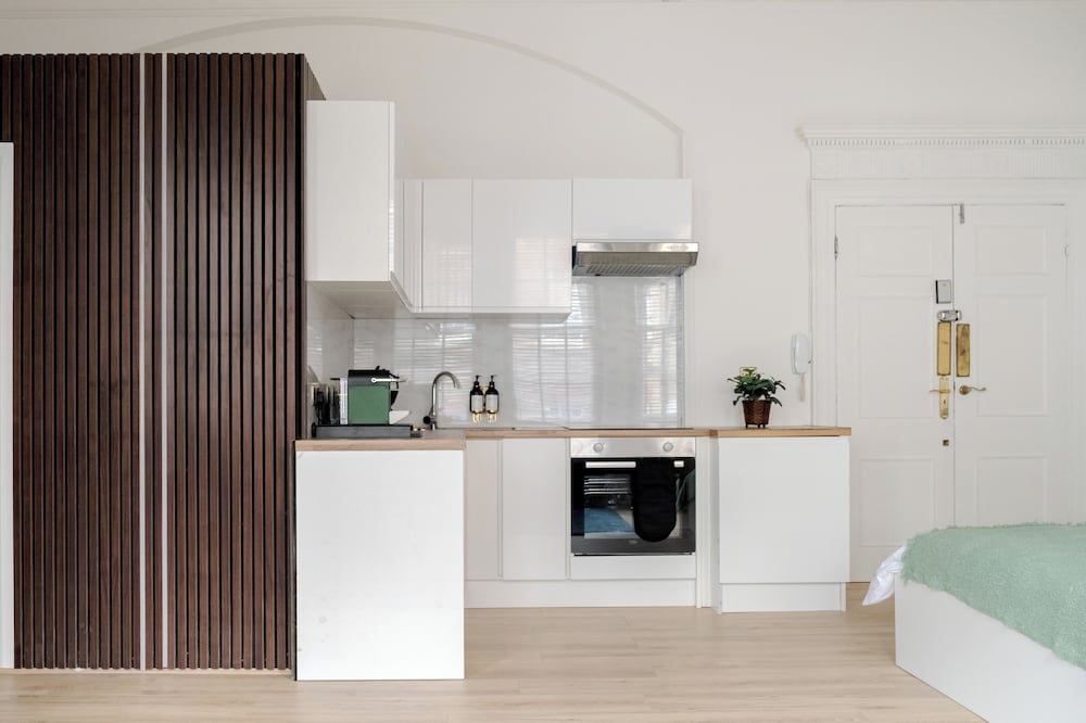 Elegant Mayfair Studio Apartment