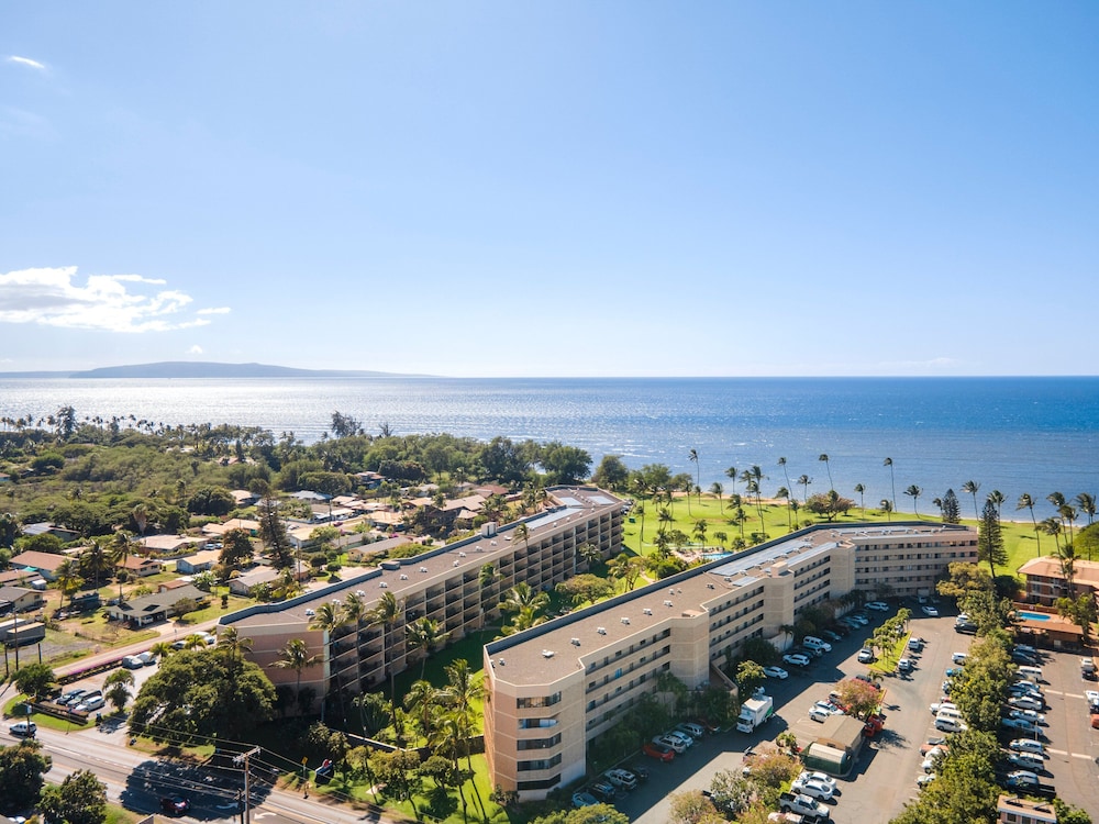 2BR/2BA Oceanfront Condo in Maui Sunset
