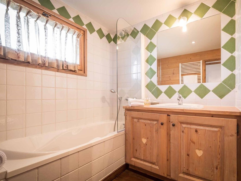 Quietly Located Chalets With Hammam