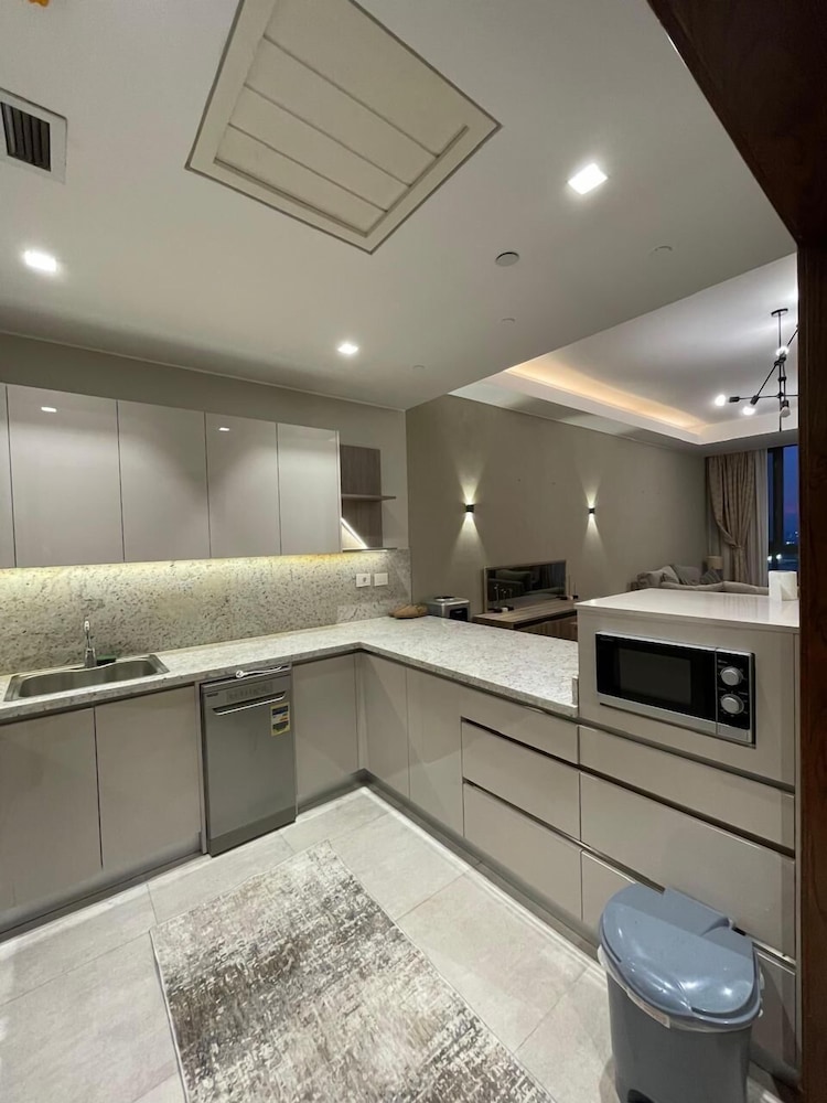 2BR Fully Serviced Apt. in AeonTowers