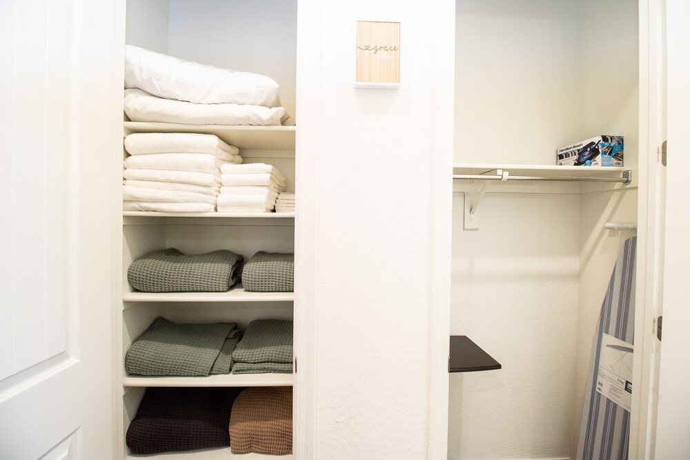 Cozy Granville Retreat W/ Modern Amenities 3 Bedroom Home