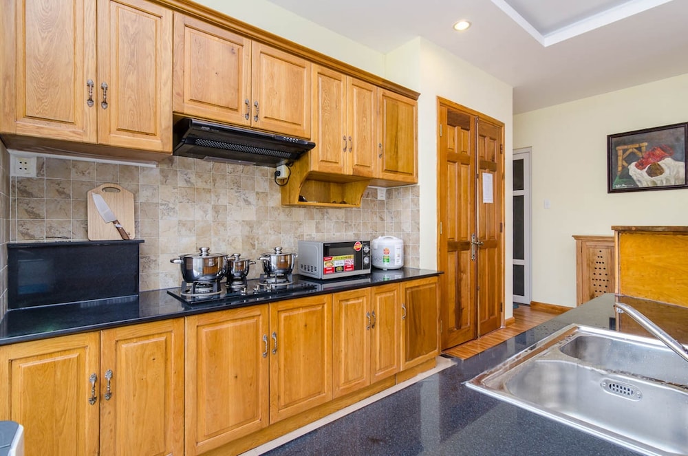 Merin City Suites