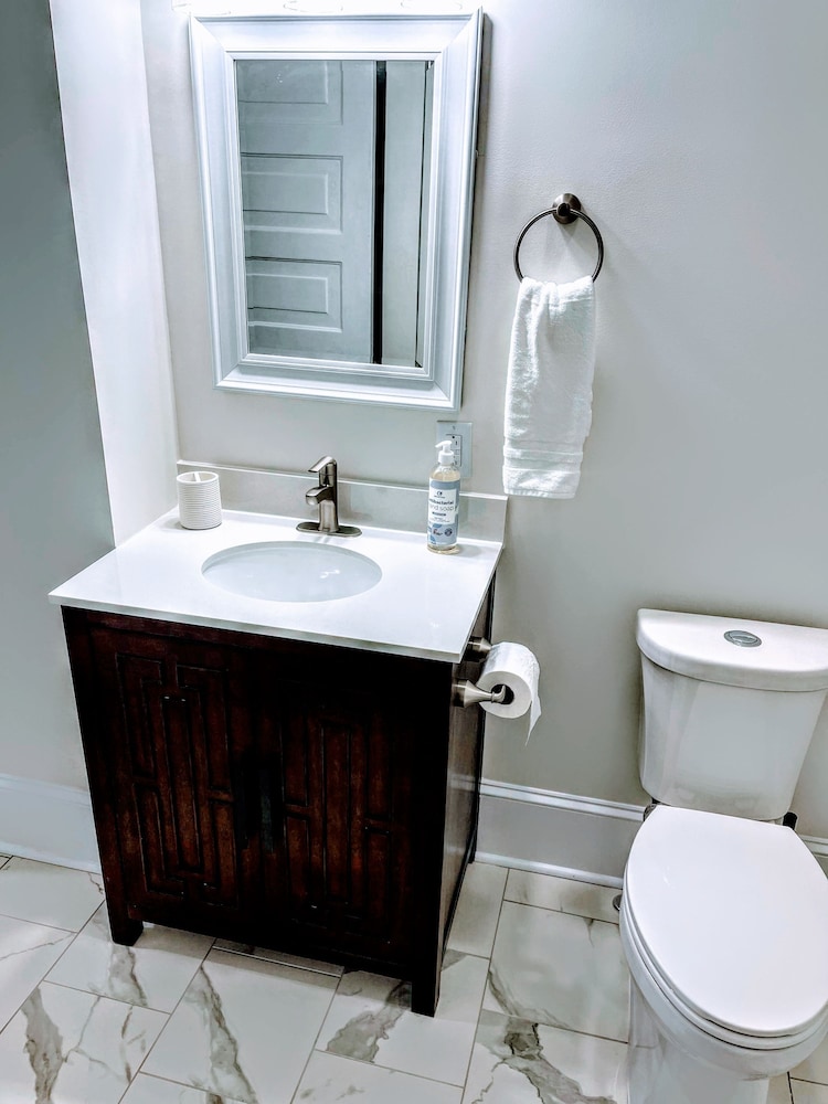 Walk to Duke Campus 1 Bedroom in Trinity Park